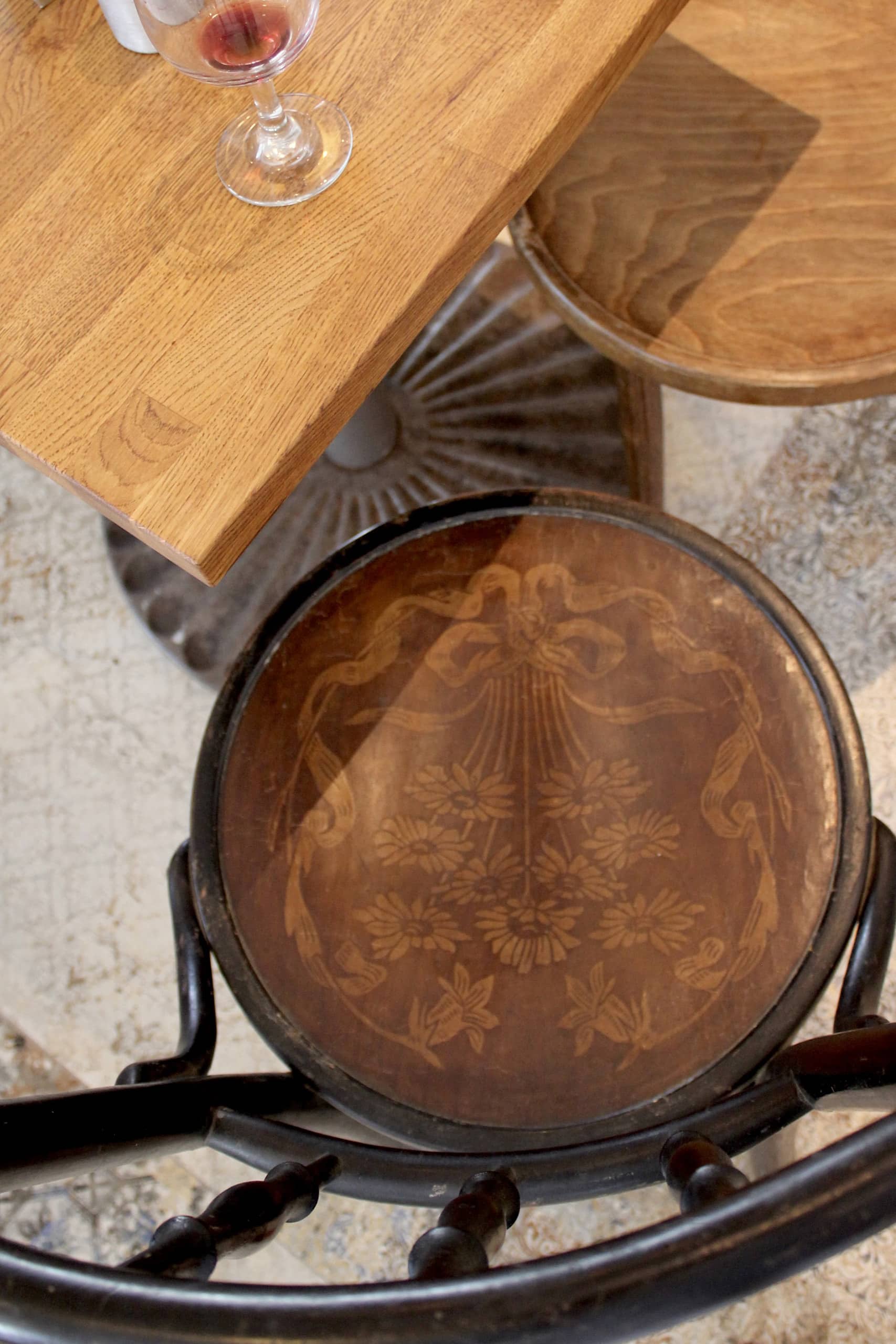 Café Crème Miami Restaurant - wooden chairs with flower engravings, design by Beatrice Leupold Café Crème Miami Restaurant - wooden chairs with flower engravings, design by Beatrice Leupold