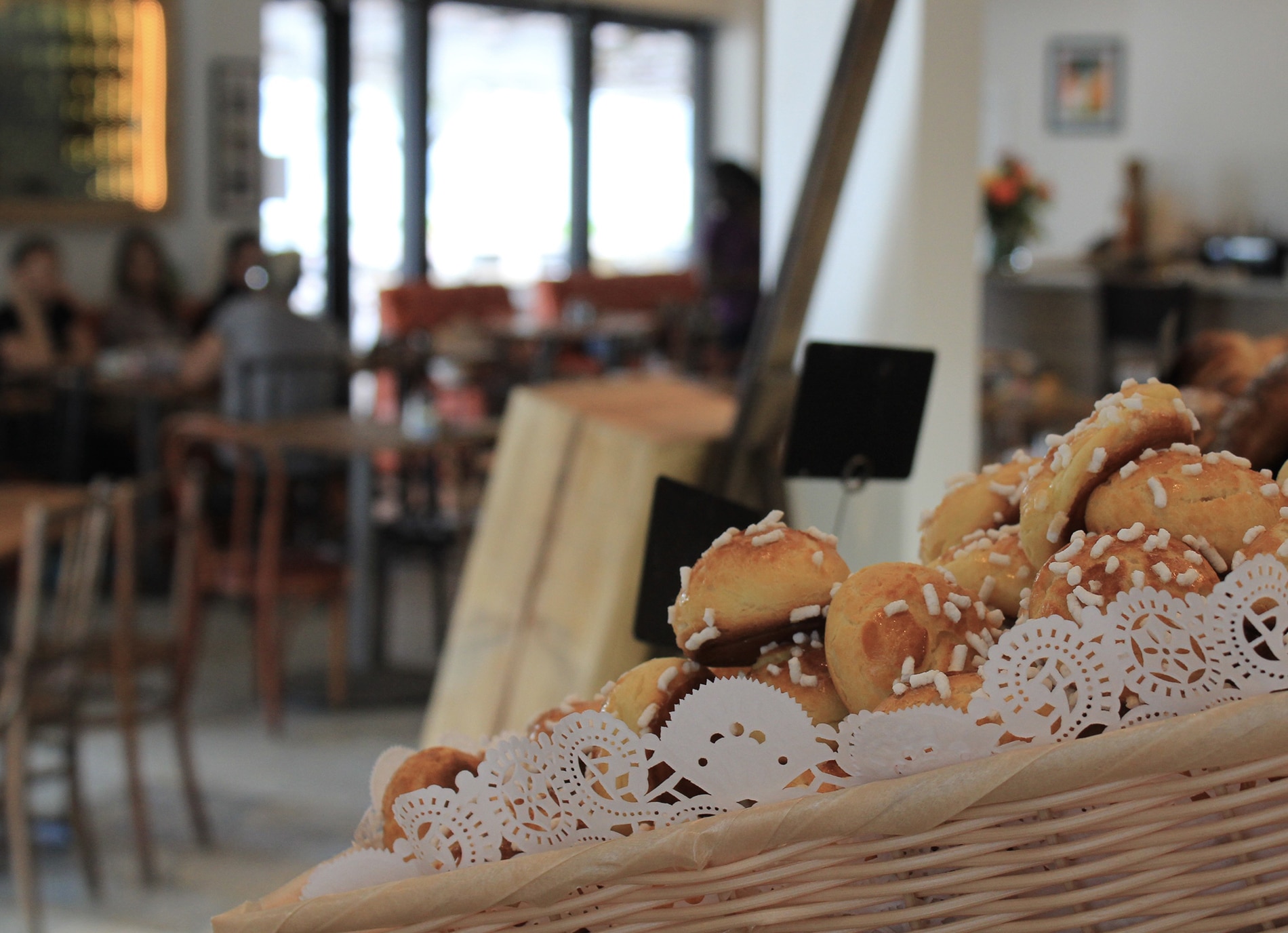 Café Crème Miami Restaurant - picture of sweets in a basket, design by Beatrice Leupold Café Crème Miami Restaurant - picture of sweets in a basket, design by Beatrice Leupold