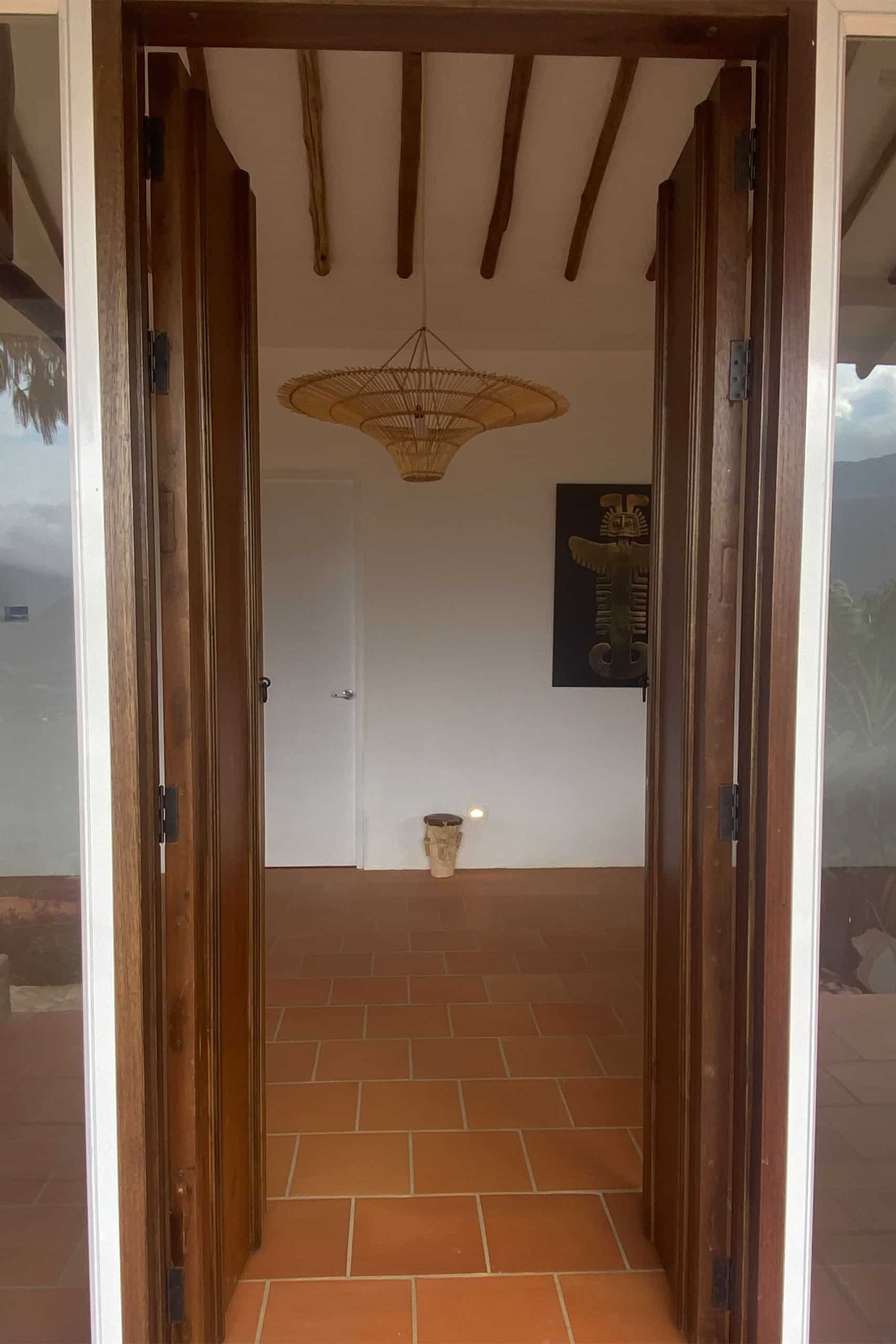 1_0009_IMG_1612 Eco-Retreat Colombia - picture of the metal rods being raised